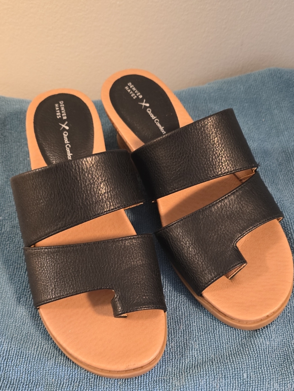 Denver Hayes Black Double-Band Slide Sandals with Wedge Heel And Toe Loop